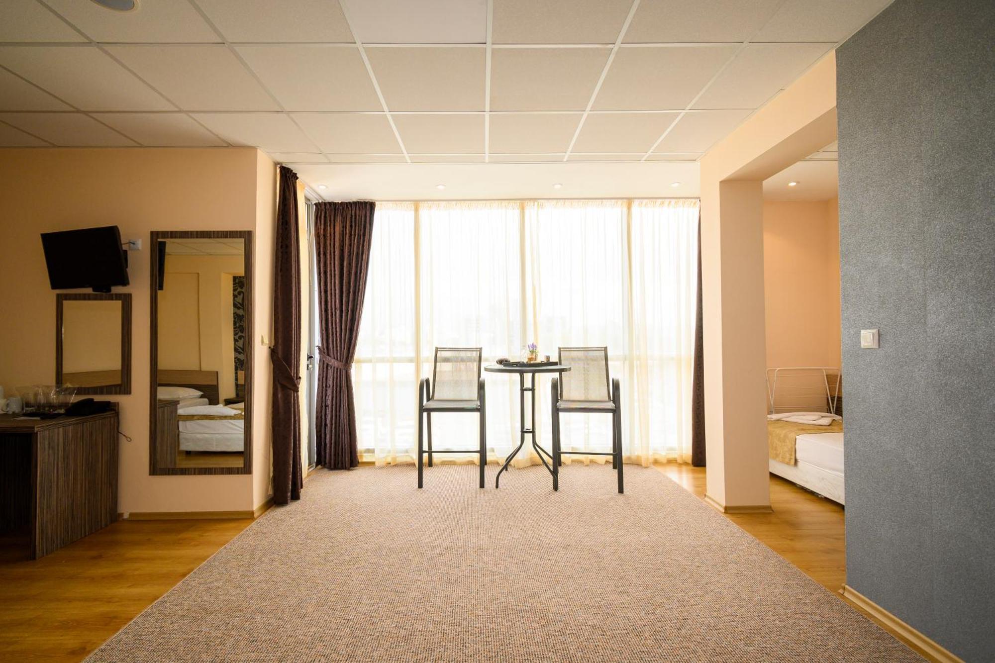 Hotel City Бургас Экстерьер фото